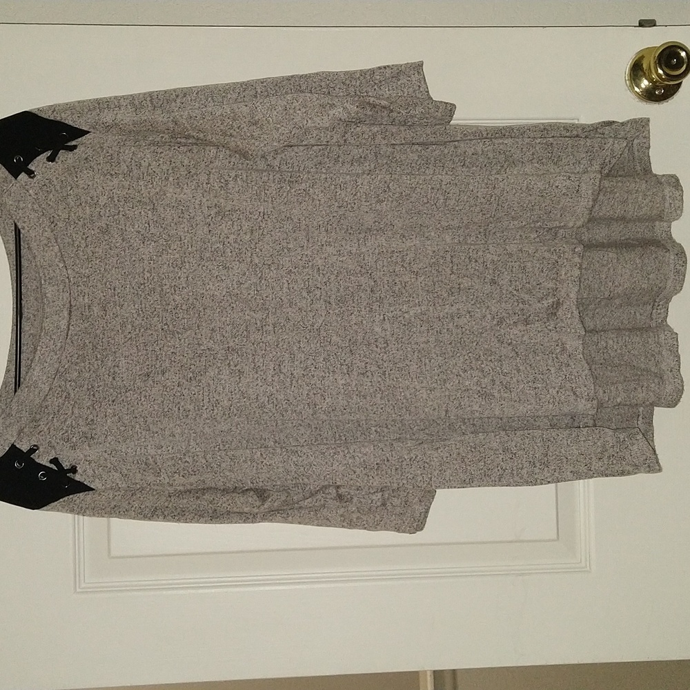 2X cream blouse with shoulder detail